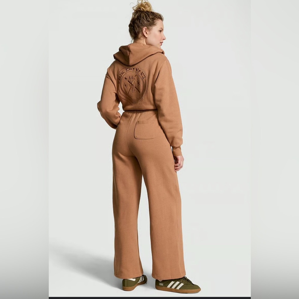 Victoria’s Secret PINK Wide-Leg Fleece Ski Jumpsuit Hoodie OnePiece Camel Medium - Picture 2 of 6